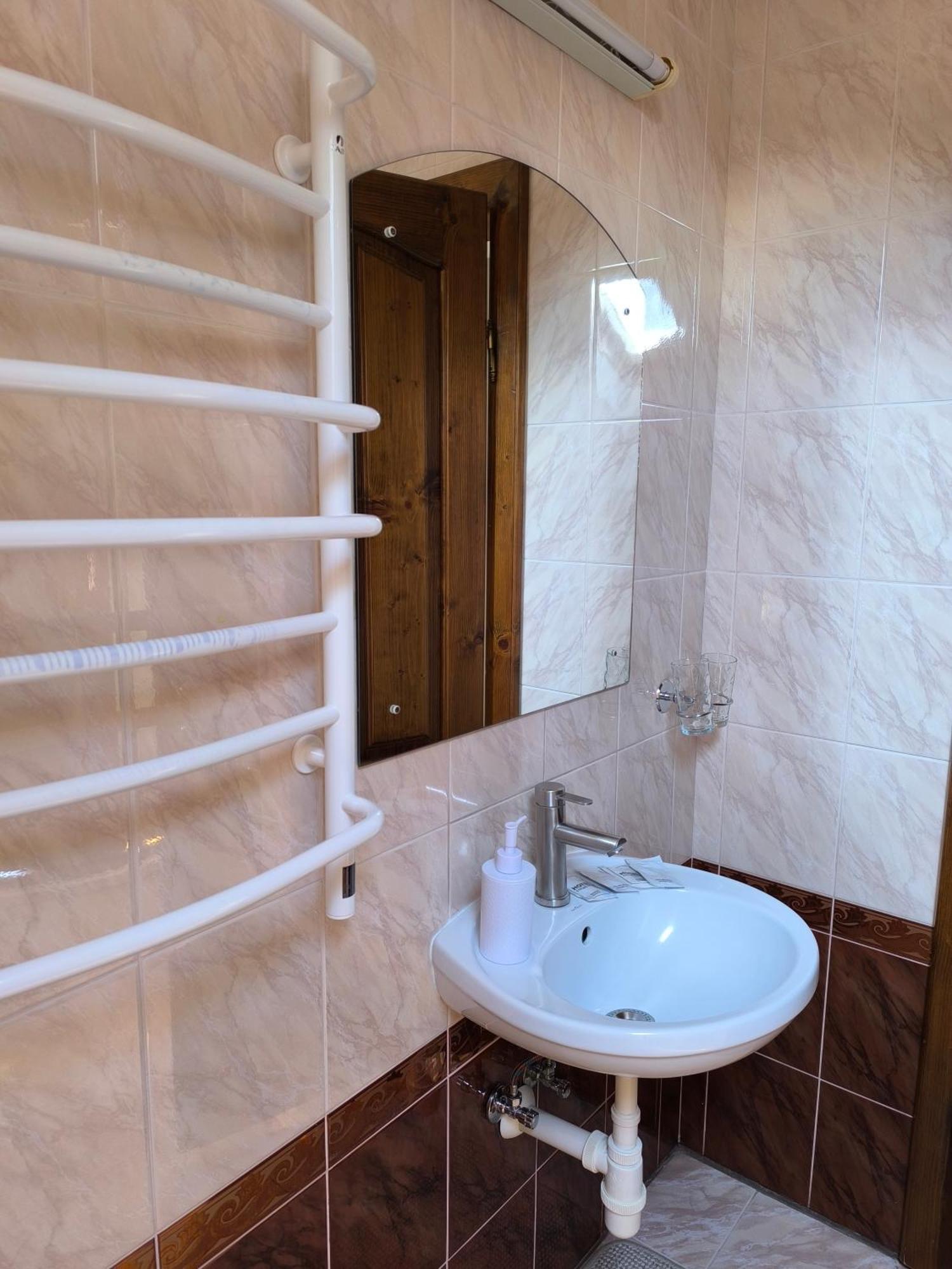 Hotel Delfin Mukachevo Quarto foto