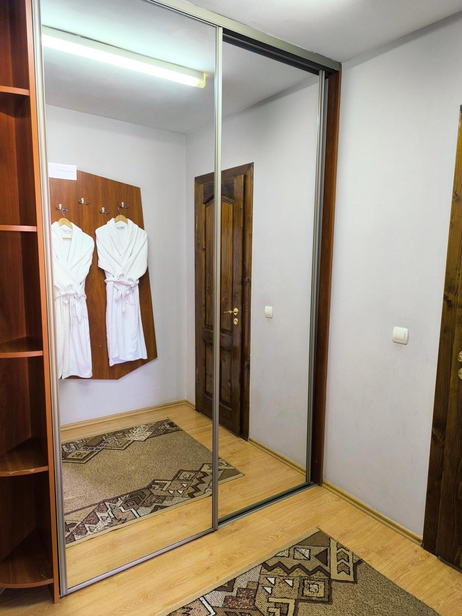 Hotel Delfin Mukachevo Quarto foto